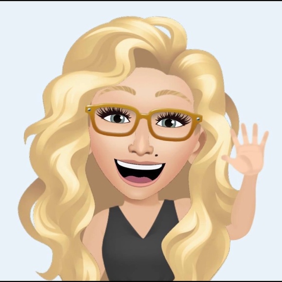 Profile Picture of Brandi Beckstein (@bbeckstein) on Poshmark