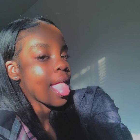 Profile Picture of Dääiillÿÿ Bääbiiëë (@daaily_baabie) on Poshmark