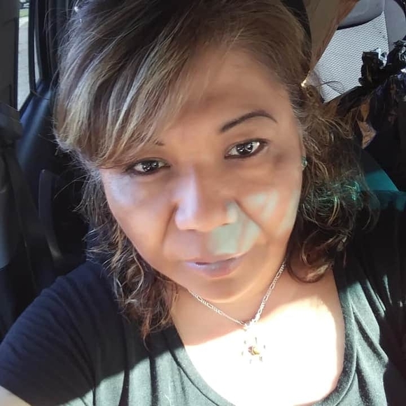 Profile Picture of Lucero Vinalay acosta (@lucerovinala330) on Poshmark