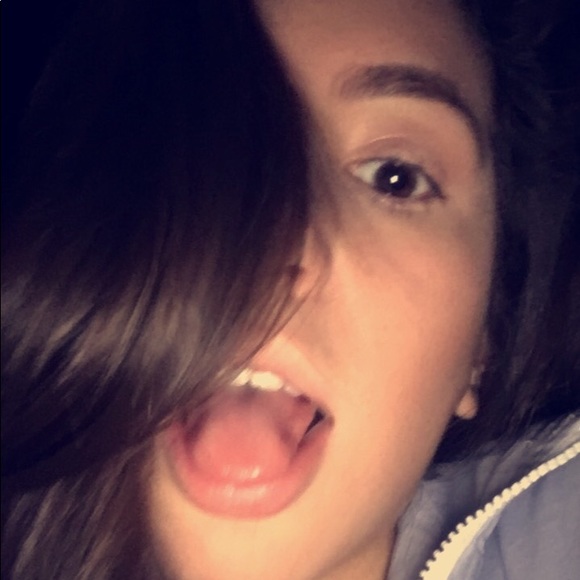 Profile Picture of Carolina Frausto (@carolinafrausto) on Poshmark