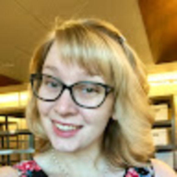 Profile Picture of Maggie Bukowski (@mbukowski92) on Poshmark