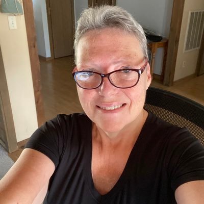 Profile Picture of Tammy (@Brava10) on Twitter