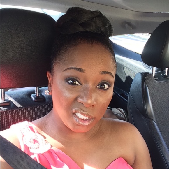 Profile Picture of Melanie Riddle (@melridd) on Poshmark