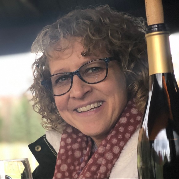 Cathleen Delfranco - Poshmark Profile Picture of Cathleen Delfranco (@catchoo) on Poshmark