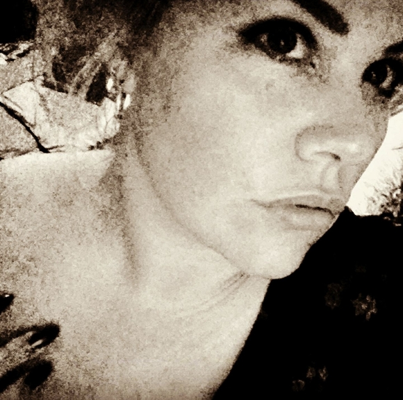 Profile Picture of Elizabeth Brassell (@mrsdarling01) on Poshmark