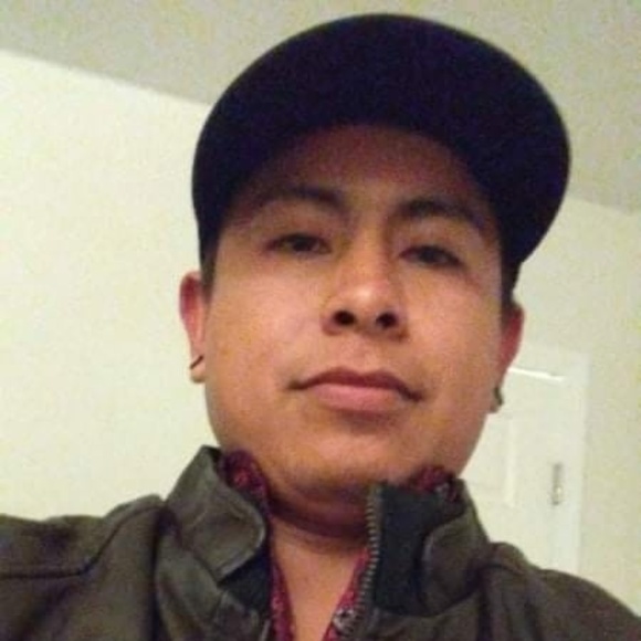 Profile Picture of Roberto Paez (@roberto_2596) on Poshmark