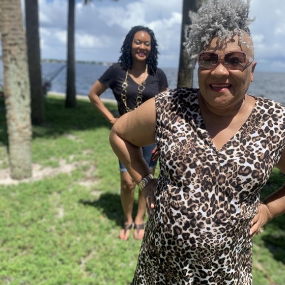 Profile Picture of Claudenia Jones (@attapulgus) on Poshmark