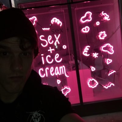 Profile Picture of Dustin Hildebrand (@dustinlee92) on Twitter