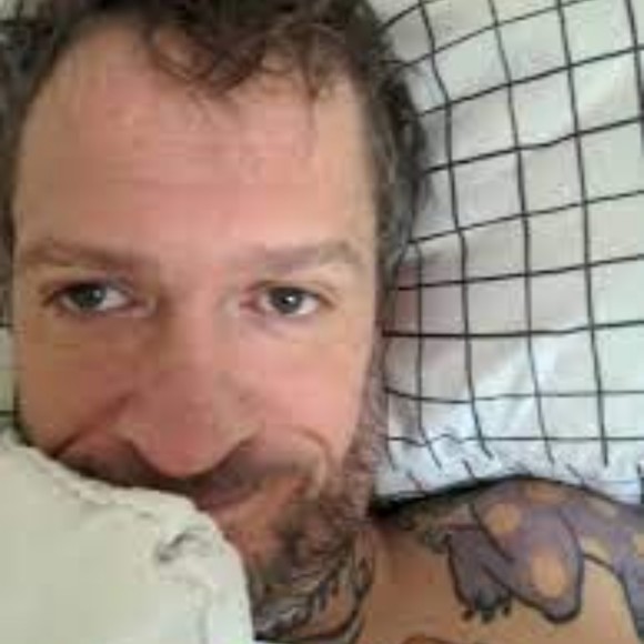 Profile Picture of Robertjs Roberts (@robertj4sss) on Poshmark