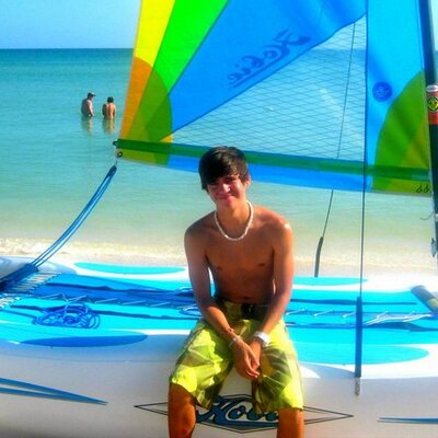 Profile Picture of ACON(: (@AlexYourPERFECT) on Twitter