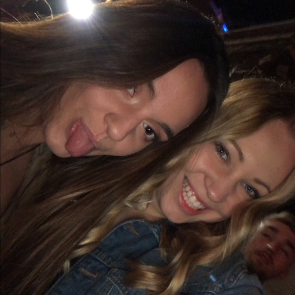 Profile Picture of Kenzie Polley (@kenziepolley) on Poshmark