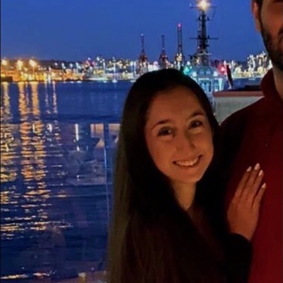 Jasmine Daryoush - Poshmark Profile Picture of Jasmine Daryoush (@jasmine_dar) on Poshmark