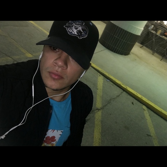 Profile Picture of Cristian Leon (@chrisleon) on Poshmark