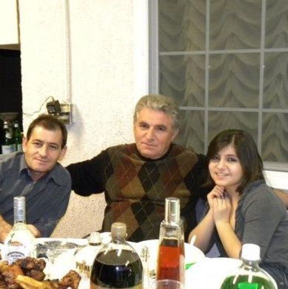 Profile Picture of David Gambarian (@davrealtor) on Poshmark