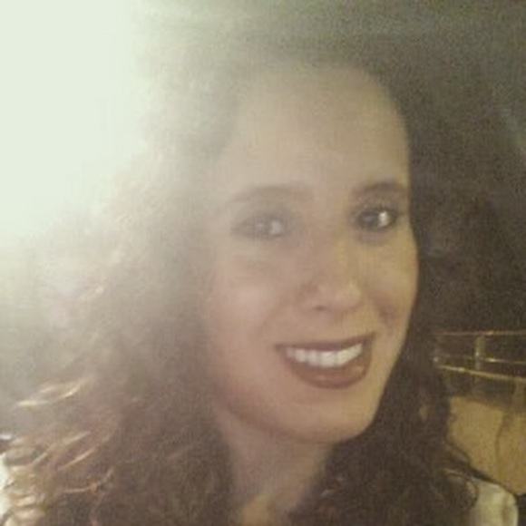 Profile Picture of Carla Rosso (@carlarosso) on Poshmark