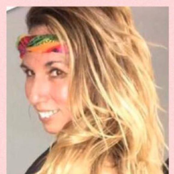 Profile Picture of Jessica Evans (@jessicaevans101) on Poshmark
