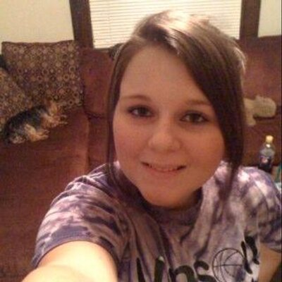 Profile Picture of Mollie E Maynard (@MOLLIE_POP) on Twitter