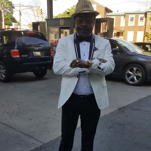 Profile Picture of Olumide Ajayi (@michaelajayi) on Poshmark