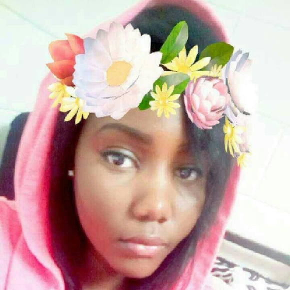 Profile Picture of Gabrielld Akaeze (@nadia1197) on Poshmark