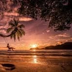 Profile Picture of Sunday Jones (@sundaymorningfleamarket) on Facebook