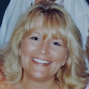 Profile Picture of Lisa Wyatt Art (@LisaWyattArtMyBestMedicine) on Youtube