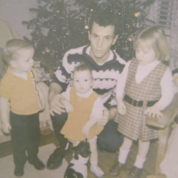 Profile Picture of Jean Rabbitt (@jrscoops) on Poshmark