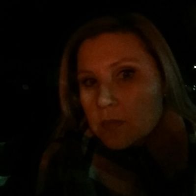 Profile Picture of April Frank (@lirpa4) on Twitter