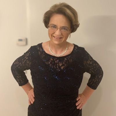 Profile Picture of Iris Frank (@IrisFrank27) on Twitter