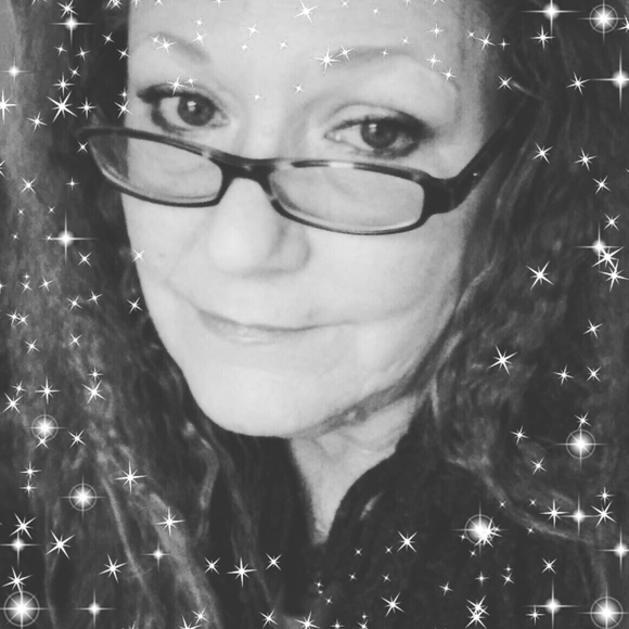 Profile Picture of Debbie Scannapieco (@scannapieco007) on Poshmark