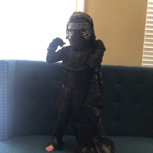 Profile Picture of Jimmy Cervantes (@jimmycervantes) on Poshmark