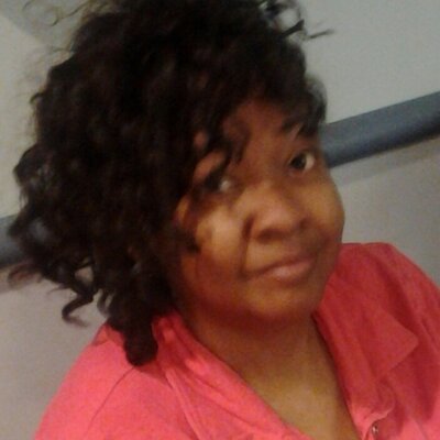 Profile Picture of Ms Leslie A. Thompson (@mslesliesells) on Twitter