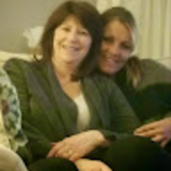 Profile Picture of Terra Applegate (@terraandlalla3) on Poshmark