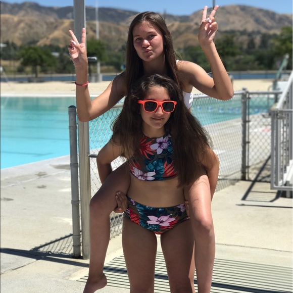 Profile Picture of Gina Keeley (@gina_keeley) on Poshmark