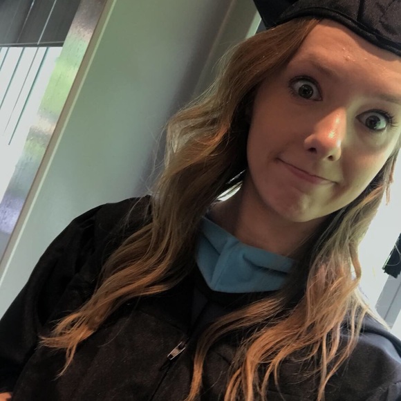 Profile Picture of Alissa Antonowicz (@lissnicole) on Poshmark