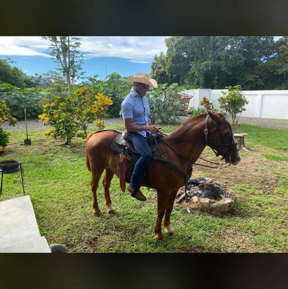 Profile Picture of James Munsey (@jamesmunsey) on Poshmark