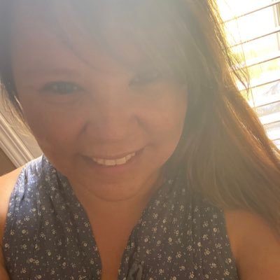 Profile Picture of Lisa Gross (@SunShinezLiSa) on Twitter
