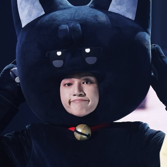 Profile Picture of Linnea Bernard (@taeyeontan) on Poshmark