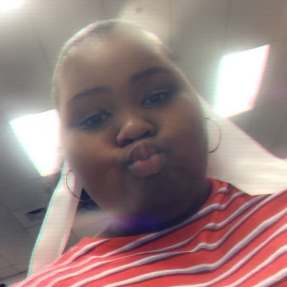 Profile Picture of Tamara Bracey (@tsabracey) on Poshmark