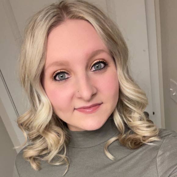 Profile Picture of Morgan Guse (@morgs2229) on Poshmark