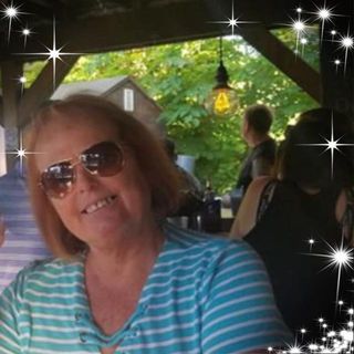 Profile Picture of Diane Brodeur Munson (@diane.brodeurmunson) on Facebook