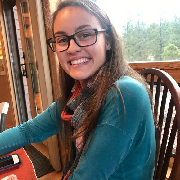Profile Picture of Michelle Mates (@skippy1017) on Poshmark