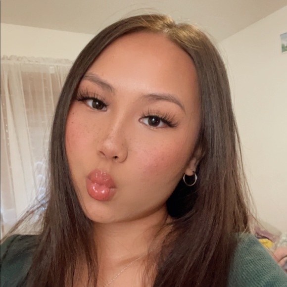 See Xiong - Poshmark Profile Picture of See Xiong (@seexiongg) on Poshmark