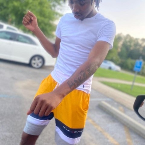 Profile Picture of Josiah Jones (@josiahjones765) on Poshmark