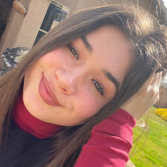 Profile Picture of Moani Fritz (@moanifritz) on Poshmark