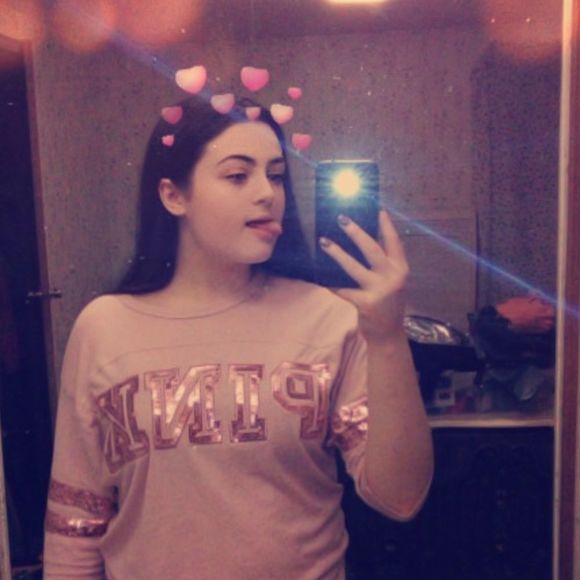 Profile Picture of Sierra Stealey (@sierraaa678) on Poshmark