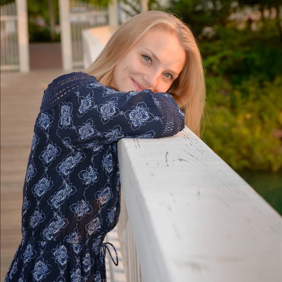 Profile Picture of Mikenzie Browning (@kenziebrowning) on Poshmark