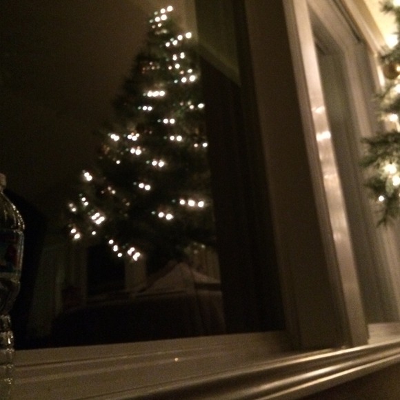 Profile Picture of El Smith (@laurelee) on Poshmark