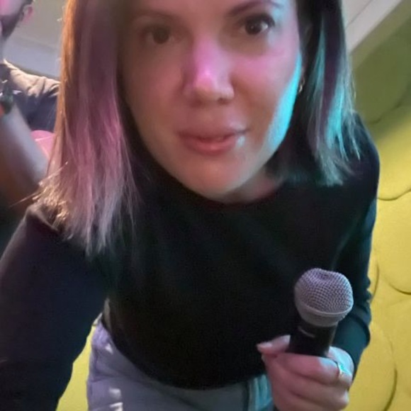 Eleanor Sendall - Poshmark Profile Picture of Eleanor Sendall (@the10ofcups) on Poshmark