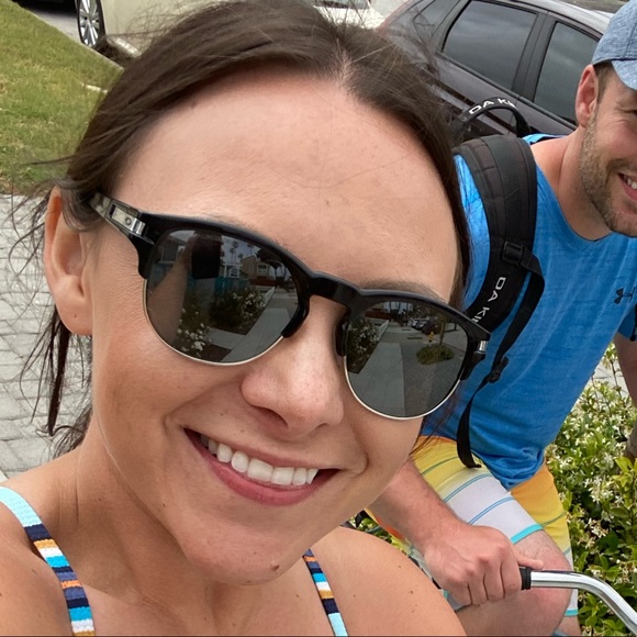 Profile Picture of Michelle Scott (@michellescot457) on Poshmark