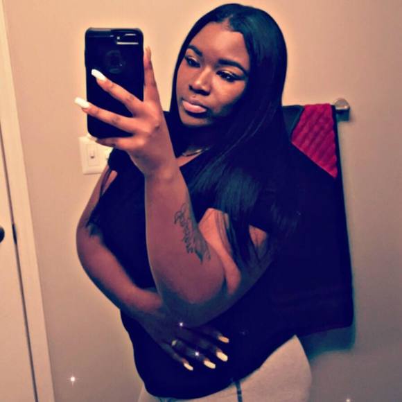 Profile Picture of Shayla Alexander (@shaylaalexan450) on Poshmark